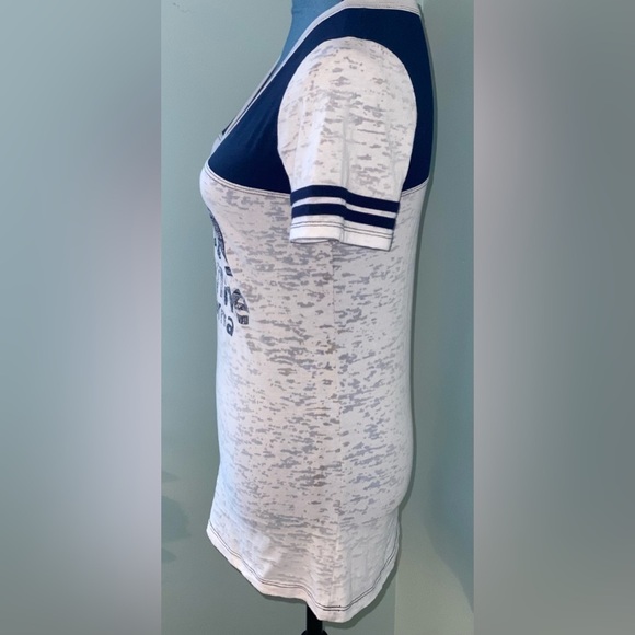 Blue 84 T-shirt Size Large Yosemite California Navy and White V-neck Fitted EUC - Picture 3 of 6